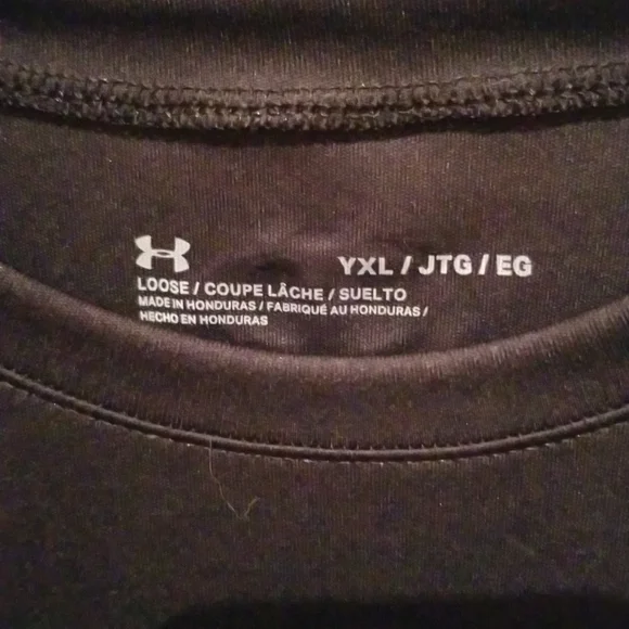 Under armour tshirt - Picture 3 of 3